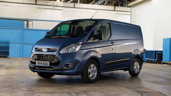 Η Ford έχει ήδη επιβεβαιώσει πως ετοιμάζει ένα plug-in hybrid van με βάση το Transit Custom. Θα λανσαριστεί στην Ευρώπη το 2019 και υπόσχεται πως θα μειώσει σημαντικά τα λειτουργικά κόστη της εταιρείας που θα το αποκτήσει.